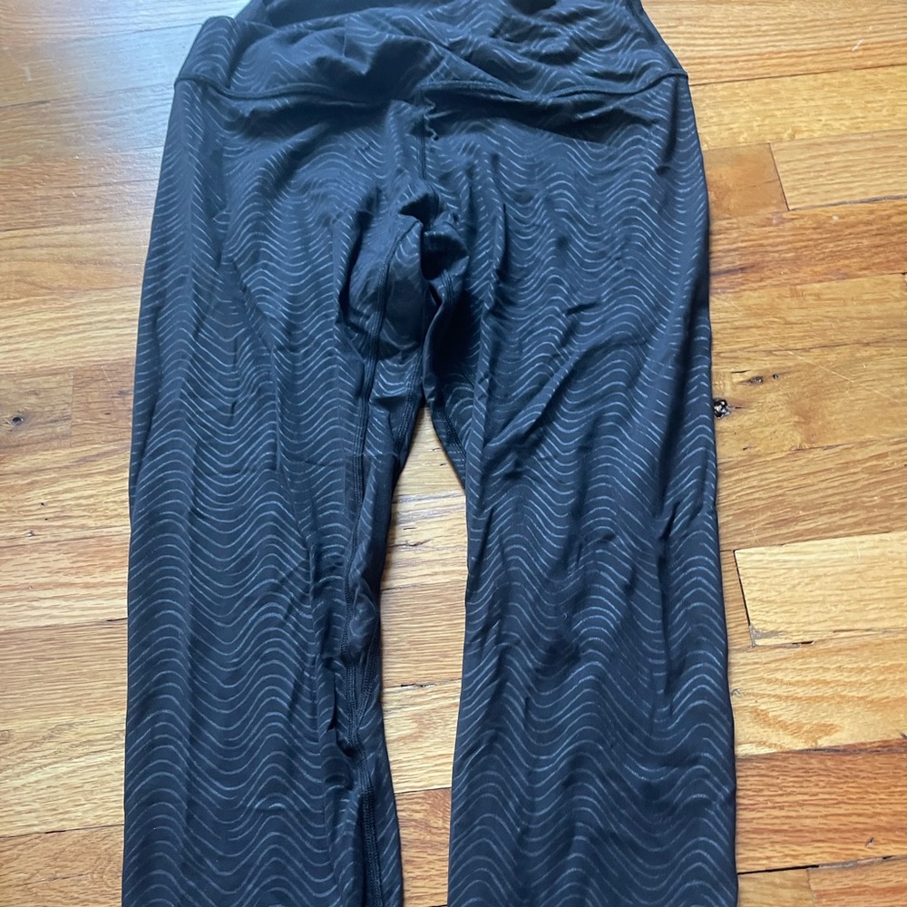 LuLuLemon Align Leggings Black with Swirl Lines Design, size 8